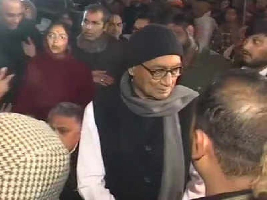 शाहीन बाग पहुंचे कांग्रेस नेता दिग्विजय सिंह, भाषण देने से बचते रहे