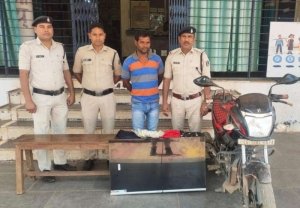 चोरी के का माल व नगदी सहित आरोपी गिरफ्तार
