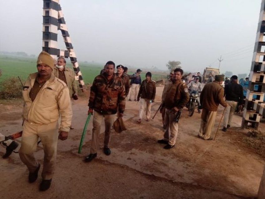 शिव के राज में हावी माफिया: पत्थर खोद रहे माफिया ने वन अमले को घेरा, 20 मिनट तक गोलियां चलाकर JCB और साथी छुड़ा ले गए