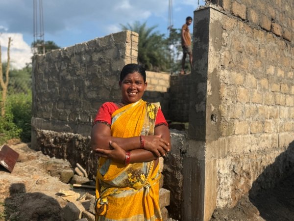 राजमिस्त्री प्रशिक्षण प्राप्त कर पायको ने बनाया अपना पक्का घर