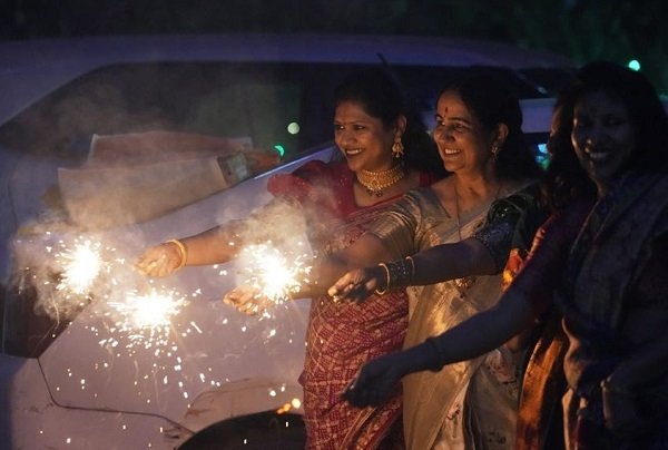 इस बार दिल्ली ने ली राहत की सांस…. पिछले साल की मुकाबले आधा रहा AQI लेवल