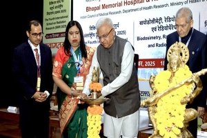 चिकित्सक,&nbsp;पीड़ित मानवता&nbsp;के सच्चे सेवक:&nbsp;राज्यपाल श्री पटेल