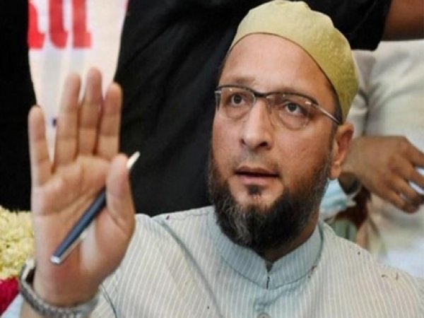 Asaduddin Owaisi का विवादित बयान - &#039;कांग्रेस से पैसा लो, वोट मुझे दो&#039;