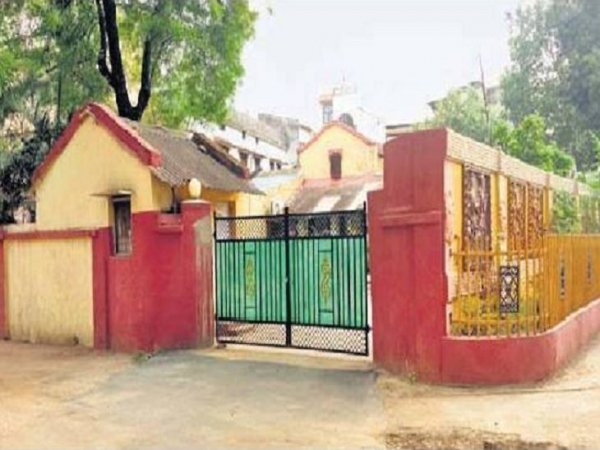 सांसद गोमती साय ने मांगा बंगला, पूर्व एमपी बोले घर की बात है, जब कहेंगीं खाली कर दूंगा