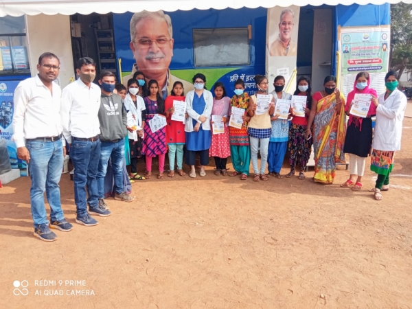 राष्ट्रीय बालिका दिवस के अवसर पर, मोबाइल मेडिकल यूनिट के स्वास्थ्य शिविर में बालिकाओं का हुआ स्वास्थ्य परीक्षण