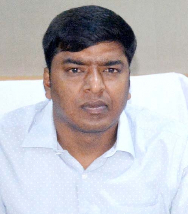व्याख्याता पंचायत लकेश्वर बंजारे को किया निलंबित