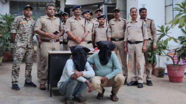 कंप्यूटर सेंटर की आड़ में बना रहे थे फर्जी आधार और वोटर कार्ड, दो आरोपित धराए