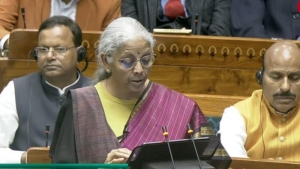 बजट को सत्ता पक्ष ने बताया ऐतिहासिक तो विपक्ष ने कहा, चुनौतियों का ठोस समाधान नहीं