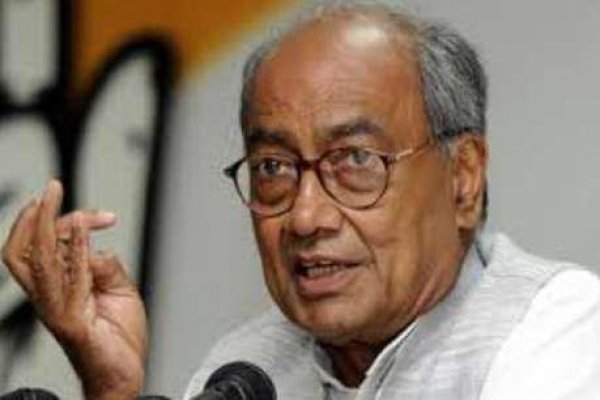 दिग्विजय का ट्वीट- शरद पवार के उत्तराधिकारी की समस्या हल हो गई, बधाई सुप्रिया