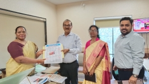 झारखंड के सूचना एवं जनसंपर्क विभाग की टीम ने छत्तीसगढ़ संवाद द्वारा प्रकाशित &lsquo;रोजगार और नियोजन&rsquo; की ली जानकारी