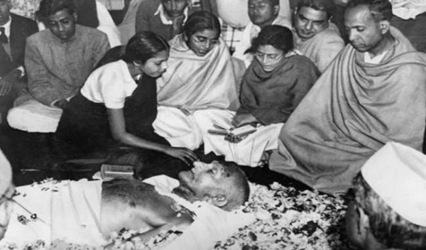 ओडिशा सरकार की पुस्तक में दावा, &lsquo;दुर्घटना&rsquo; के चलते हुई थी गांधी जी की मौत