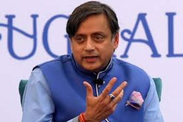 मोदी पर बयान के लिए थरूर के खिलाफ  वारंट जारी