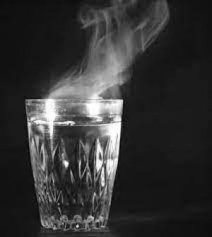 वजन कंट्रोल करने के लिए आप भी तो ज़्यादा गर्म पानी नहीं पीते