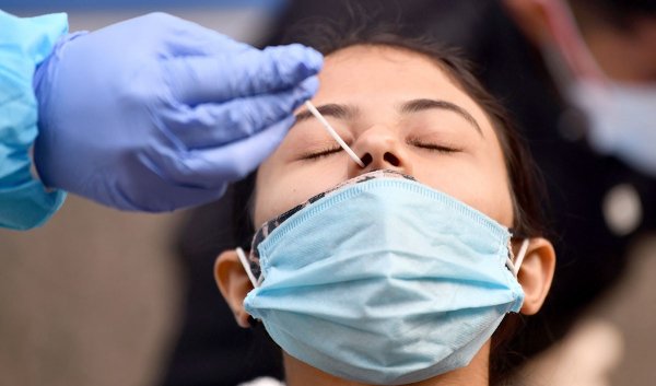 नियमों का पालन करते हुए और सामूहिकता दिखाते हुए करें तीसरी लहर का मुकाबला