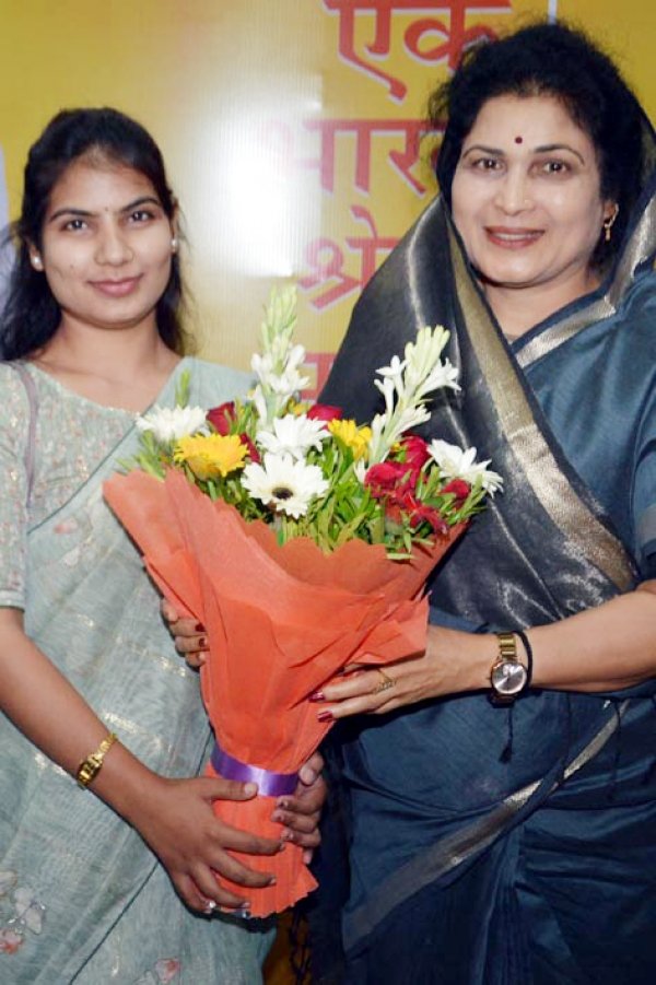 पिछड़ा वर्ग की अभ्यर्थी पाटकर ने एम.पी.पी.एस.सी में पाई पहली रैंक