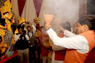 मुख्यमंत्री डॉ. यादव ने बंगाली मार्केट और ऋषि नगर में माता काली और माता शक्ति का पूजन किया