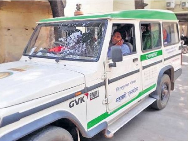 प्रसूताओं के लिए खोला मातृ-शिशु अस्पताल, उन्हीं को किया जा रहा रेफर