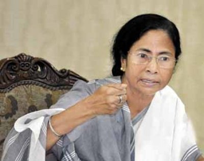 भाजपा नेताओं को खानपान, पहनावे पर टिप्पणी करने का अधिकार किसने दिया - ममता