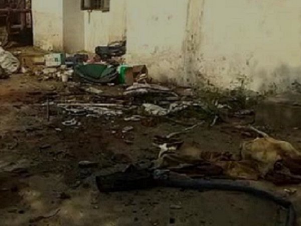 सर्किट हाउस के किचन में डीप फ्रीजर का कंप्रेसर फटने से तेज धमाका, खिड़कियों के शीशे टूटे