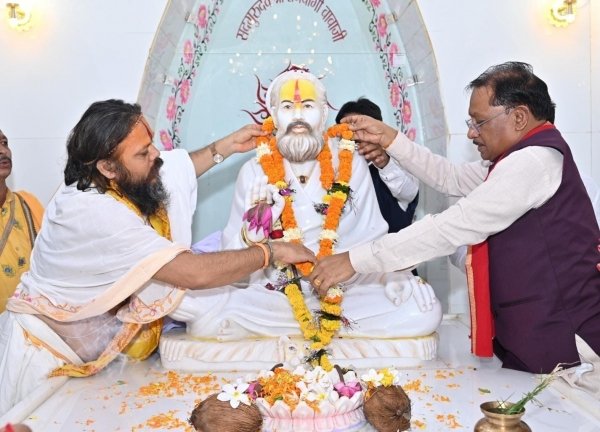 संतों के आशीर्वाद और जनसहयोग से छत्तीसगढ़ आगे बढ़ रहा है विकास और आस्था के मार्ग पर - मुख्यमंत्री  विष्णुदेव साय