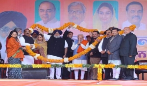1984 दंगों से संबंधित दर्ज मामलों में जोड़ना चाहिए राजीव गांधी का नाम: बादल
