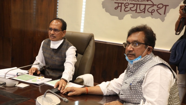 सतपुड़ा टाइगर रिजर्व होशंगाबाद के विस्थापितों की समस्याओं का समाधान प्राथमिकता से करें - मुख्यमंत्री चौहान