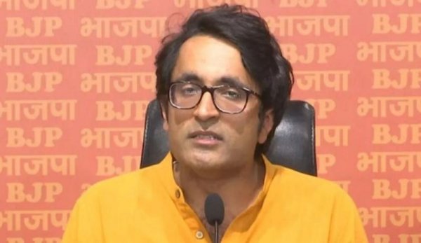 राहुल गांधी के पास मलेशिया में छुट्टियां बिताने का समय, राहुल की अनुपस्थित पर हमलावार बीजेपी