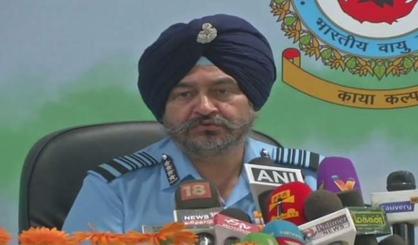 वायुसेना प्रमुख बीएस धनोआ ने कहा, हम मरने वालों की गिनती नहीं करते