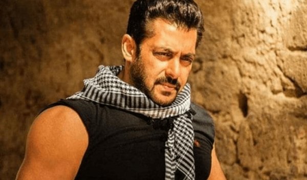 फिर विवादों में सलमान खान, सुरक्षा गार्ड को मारा थप्पड़