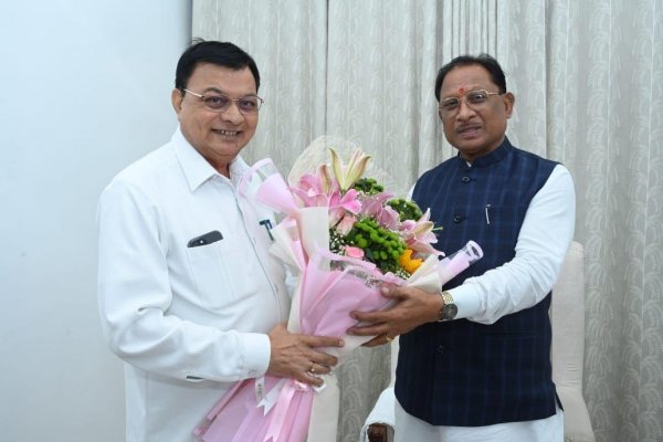 मंत्री  देवांगन के प्रस्ताव पर मुख्यमंत्री श्री साय ने 21 कार्यों के लिए 3 करोड़ की दी स्वीकृति