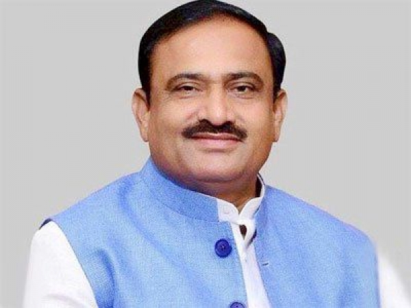 नगरीय विकास एवं आवास मंत्री सिंह द्वारा दीपावली की शुभकामनाएँ