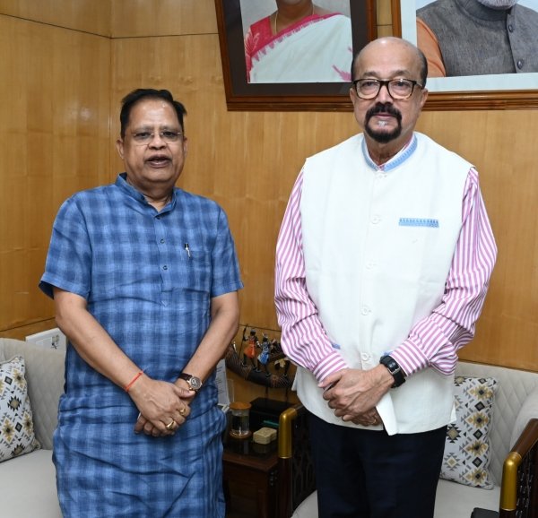 राज्यपाल  रमेन डेका से विधायक अमर अग्रवाल ने की सौजन्य मुलाकात