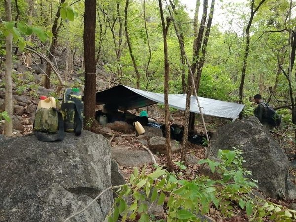 जवानों और नक्सलियों के बीच मुठभेड़, जवानों को भारी पड़ता देख भागे नक्सली