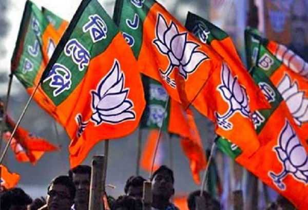 उपचुनावों में दिखती हार से बौखलाई भाजपा