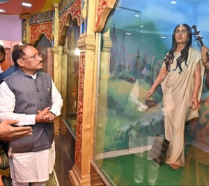 महापुरुषों के जीवन और विचारों से प्रेरणा लेकर आगे बढ़ेगी नई पीढ़ी : मुख्यमंत्री  विष्णु देव साय