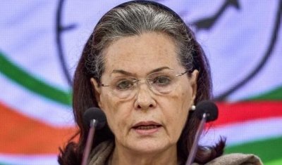 भारत के विकास के लिए किसानों और गरीबों को मदद पहुंचाना जरूरी: सोनिया गांधी