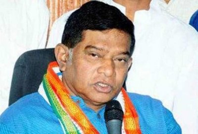 सबसे पहली खुशखबरी ये है कि अब भारत में है दुनिया की सबसे ऊंची मूर्ति। जी हां सरदार वल्लभ भाई पटेल की 182 मीटर ऊंची प्रतिमा‘स्टैच्यू ऑफ यूनिटी’ का अनावरण हो गया है। इसी के साथ पूरा देश राष्ट्रीय एकता दिवस मना रहा है। गुजरात के नर्मदा जिले में बनी ये प