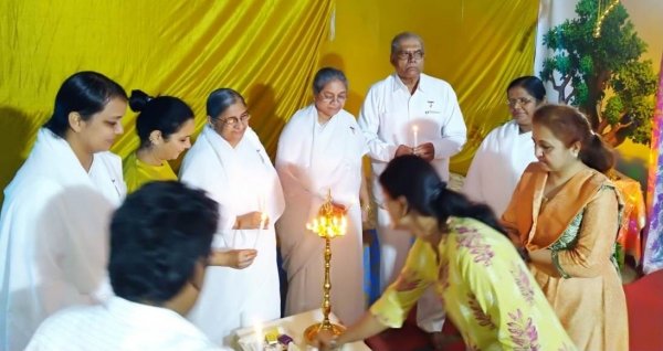 श्री कृष्ण की बाल लीलाओं की मनमोहक हृदयस्पर्शी झाँकी