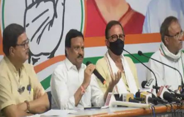 कांग्रेस के घमासान में कूदे MP के नेता : सज्जन सिंह ने कपिल सिब्बल को दी पद छोड़ने की सलाह