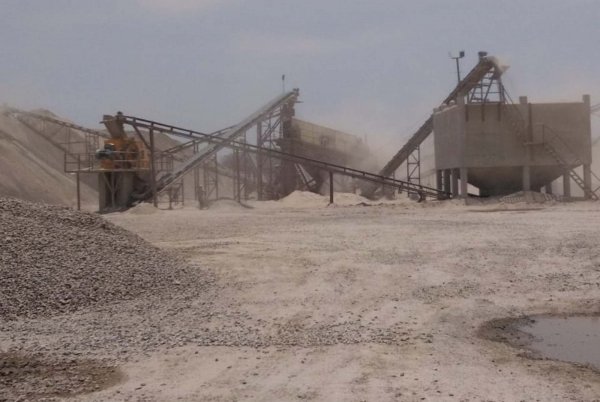 श्रमिकों के जीवन से हो रहा खिलवाड़!