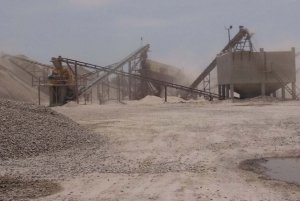 श्रमिकों के जीवन से हो रहा खिलवाड़!