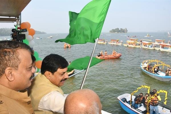 प्रदेश में जल-पर्यटन का केंद्र बनेगी शिकारा सेवा : मुख्यमंत्री डॉ. यादव