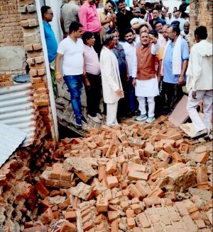 नवकरणीय ऊर्जा मंत्री शुक्ला ने मृतकों के परिजनों को सांत्वना देकर बँधाया ढ़ाँढ़स