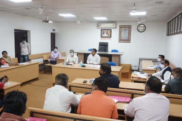 आयुक्त ऋतुराज रघुवंशी ने ली टैक्स वसूली की बैठक, कुर्की वारंट पर अब और सख्ती से होगी कार्रवाई