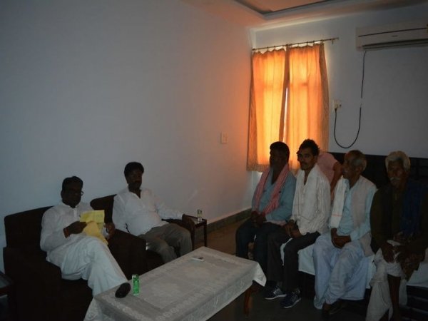 मुख्यमंत्री का दावा- प्रदेश में बिजली की कमी नहीं, इधर भरी गर्मी में अंधेरे में बैठे रहे स्कूल शिक्षा मंत्री