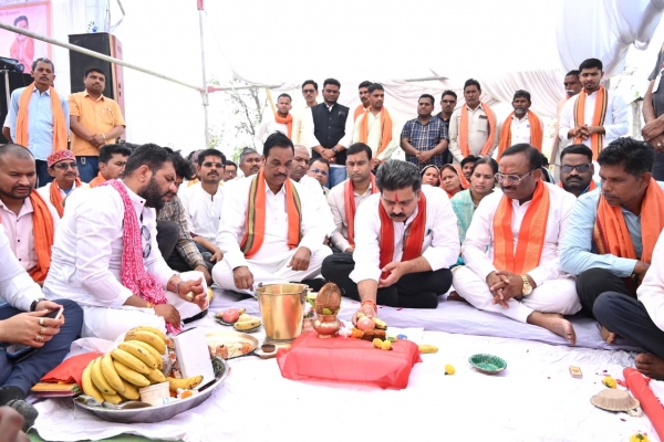 किसानों के विकास के लिए लगातार कार्य कर रही छत्तीसगढ़ सरकार&ndash; उपमुख्यमंत्री विजय शर्मा