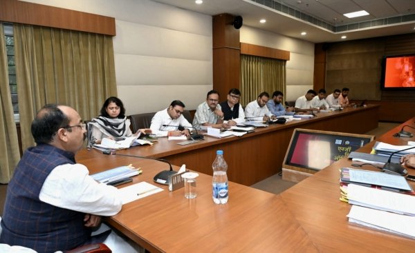 उप मुख्यमंत्री  अरुण साव ने नगरीय प्रशासन विभाग के कार्यों की समीक्षा की