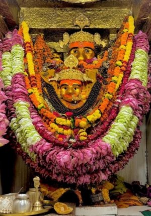 मुख्यमंत्री  विष्णु देव साय ने रतनपुर महामाया मंदिर में नवरात्रि पर की पूजा अर्चना