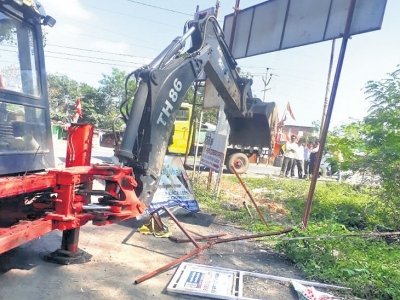 3 दिन में हटे 6,700 अवैध होर्डिंग्स व फ्लेक्स, अनुमति की प्रक्रिया अभी तय नहीं