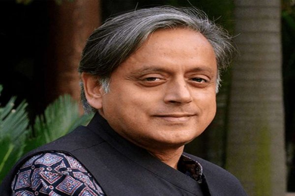 पीएम मोदी और अमेरिकी राष्ट्रपति ट्रंप की मुलाकात पर थरूर ने कहा, &#039;यह बहुत चिंता की बात...&#039;